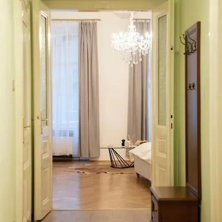 Cozy Flat By Wenceslas Square! Prague Exterior photo