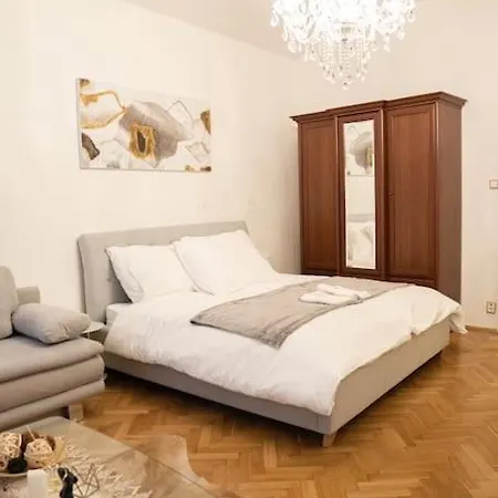 Cozy Flat By Wenceslas Square! Prague Exterior photo