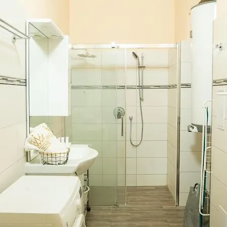 Cozy Flat By Wenceslas Square! Prague Exterior photo