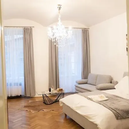Cozy Flat By Wenceslas Square! Prague Exterior photo